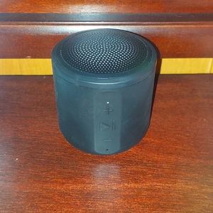 Wireless blackweb bluetooth speaker